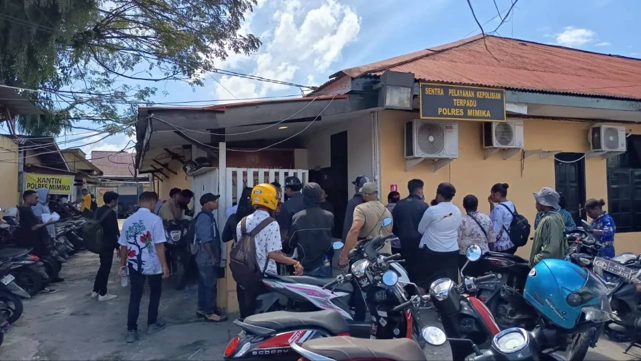Ilustrasi berita Mimika: Merasa Ditipu Setelah Bayar Uang Jutaan, 178 Pencari Kerja Lapor ke Polres Mimika
