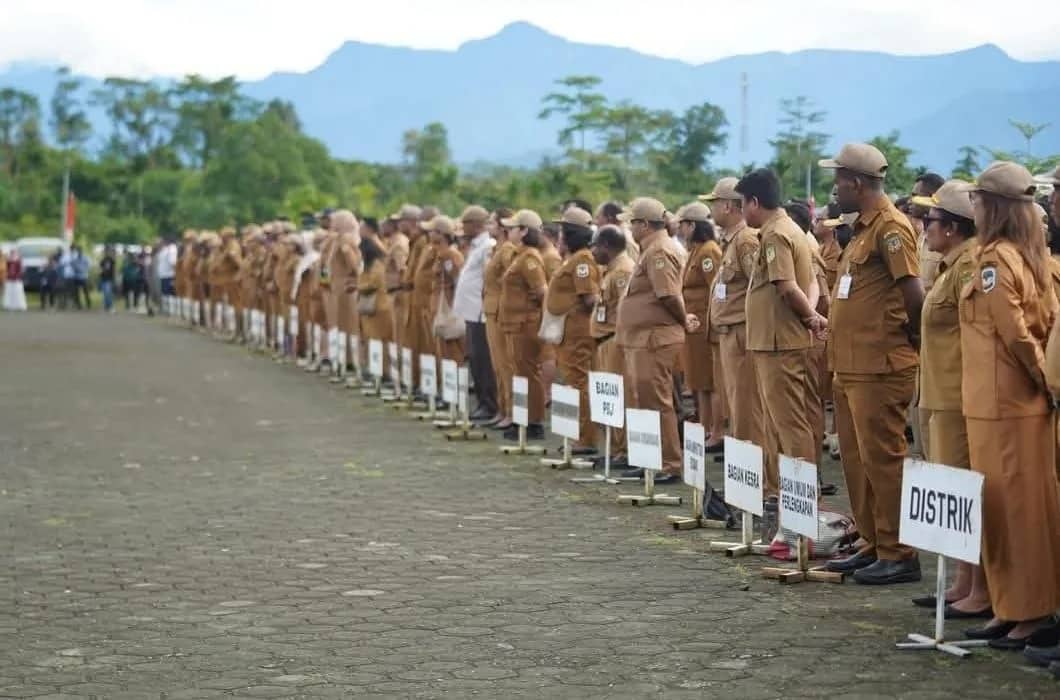 Ilustrasi berita Mimika: Sinyal Perombakan Birokrasi Mengemuka Dalam Apel Gabungan,  Wabup Mimika Pastikan Dua Kepala OPD Segera Dilantik