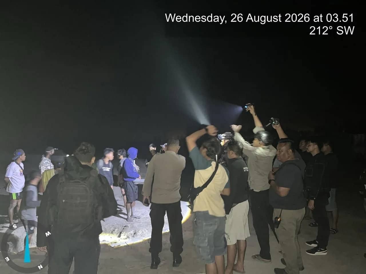 Ilustrasi berita Mimika: Cegah Bentrok, Polres Mimika Evakuasi 200 Pendulang dari Mile 21 Pasca Penganiayaan