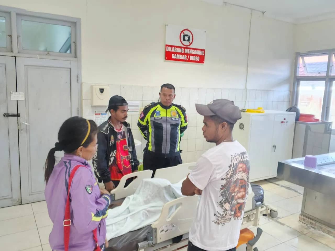 Ilustrasi berita Mimika: Tabrak Median Jalan di Depan PN Timika, Pengendara Motor Tewas