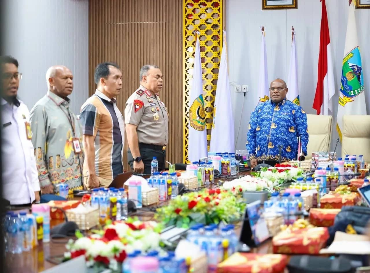 Ilustrasi berita Papua Tengah: Kapolda Rontini Ajak Pemda se-Tanah Papua Bersatu Tangani Karhutla, Tercatat Ada 221 Titik Panas di Papua Tengah