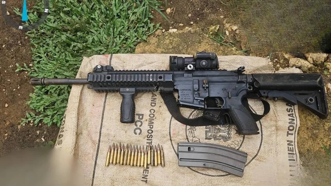 Ilustrasi berita BERITA UTAMA: Koops TNI Habema Amankan Senjata Caracal yang Dirampas OPM di Maybrat, Anton dan Yesias Fatem Menyerah