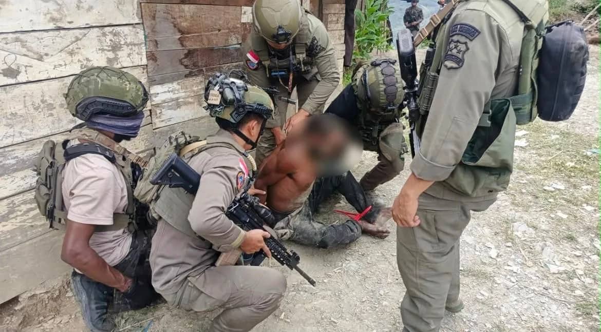 Ilustrasi berita Papua Tengah: Terkait Penembakan Briptu Anumerta Alvando Steve Karamoy, Satgas OPS Damai Cartenz Tangkap Anggota KKB Kodap III Dulla Intan Jaya