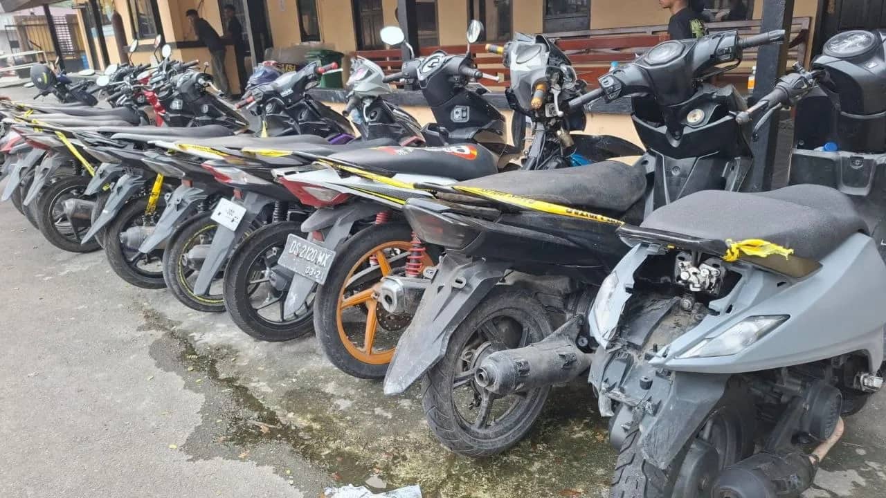 Ilustrasi berita Mimika: Polres Mimika Tangkap 2 Remaja Pelaku Curanmor, Amankan 12 Barang Bukti, Ternyata Begini Cara Mereka Beraksi