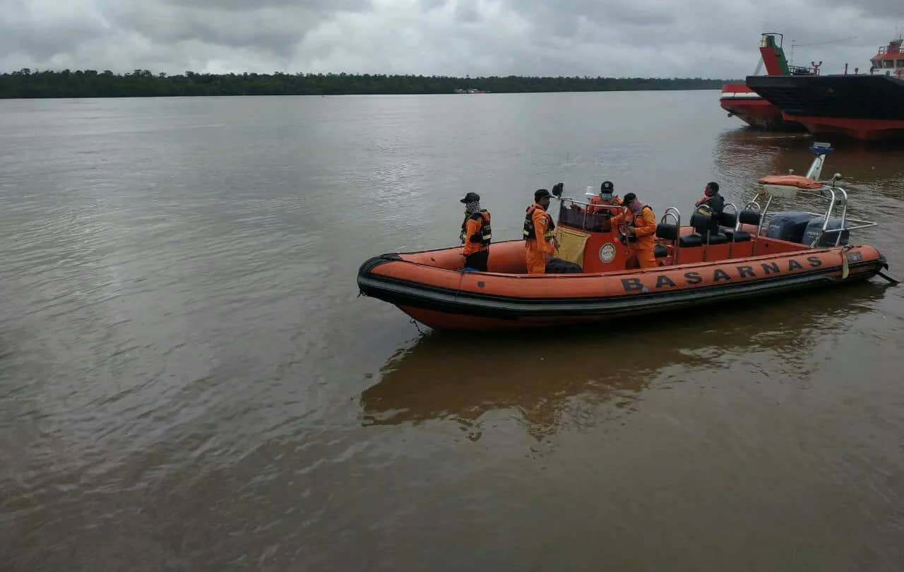 Ilustrasi berita Mimika: Tim SAR Timika Sisir Sungai dan Laut, Sinyalir Longboat yang Ditumpangi 4 Warga Terbawa Arus