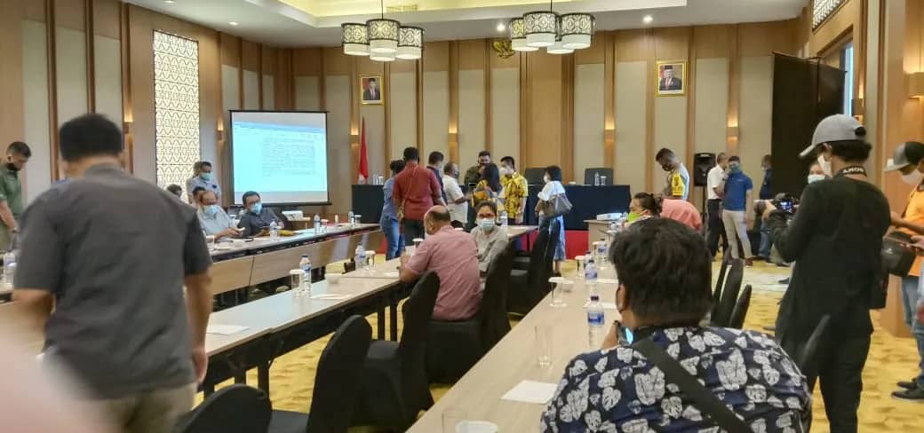 Ilustrasi berita Mimika: Bupati Mimika Sudah 3 Minggu di Luar Daerah, Rapat Covid 19 Dipimpin Kepala Dinas Pendidikan