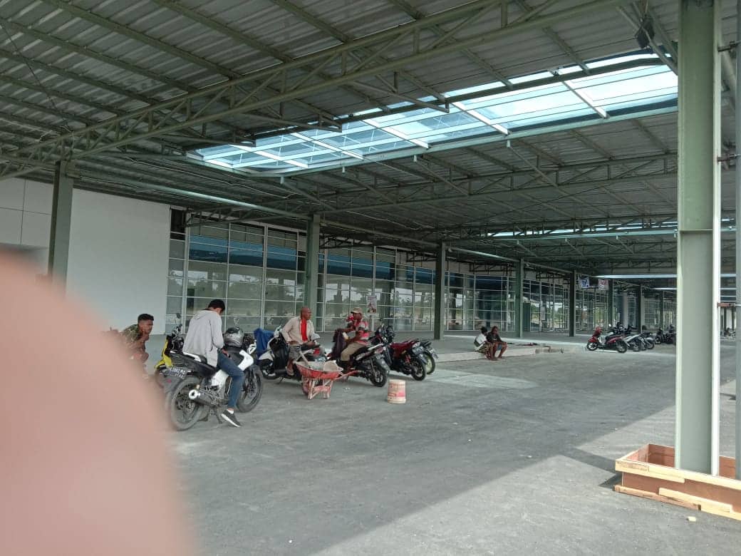 Ilustrasi berita Mimika: Maret 2021, Lantai Bawah Bandara Baru Mozes Kilangin Timika Siap Beroperasi