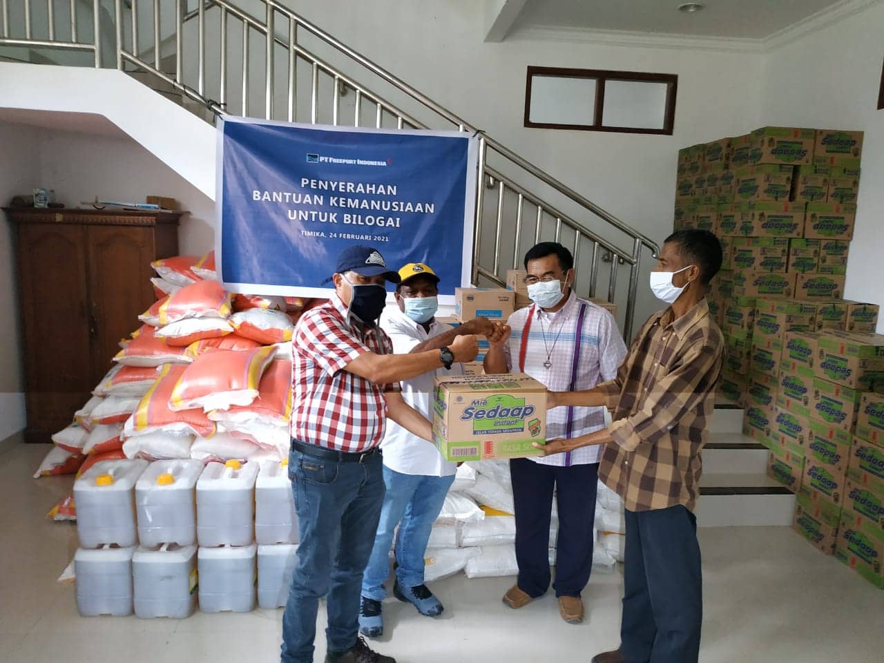 Ilustrasi berita Mimika: Bantuan Kemanusiaan Freeport Untuk Korban Konflik Intan Jaya 5,3 Ton Bama Disalurkan Melalui Keuskupan Timika