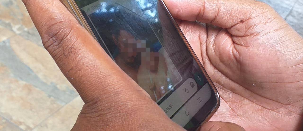 Ilustrasi berita Mimika: Beredar Video Mesum Oknum Bidan ASN Pemkab Mimika dan Kontraktor di Mini Bus, Wabup JR: Harus Ditelusuri