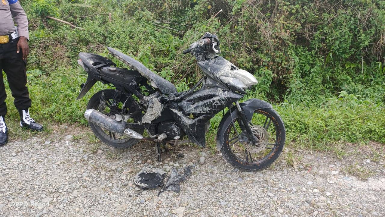 Ilustrasi berita Mimika: Tolak Rayuan Tinggal Serumah, Seorang Pria di Timika Bakar Motor Pacarnya, Setelah Dicek Ternyata…