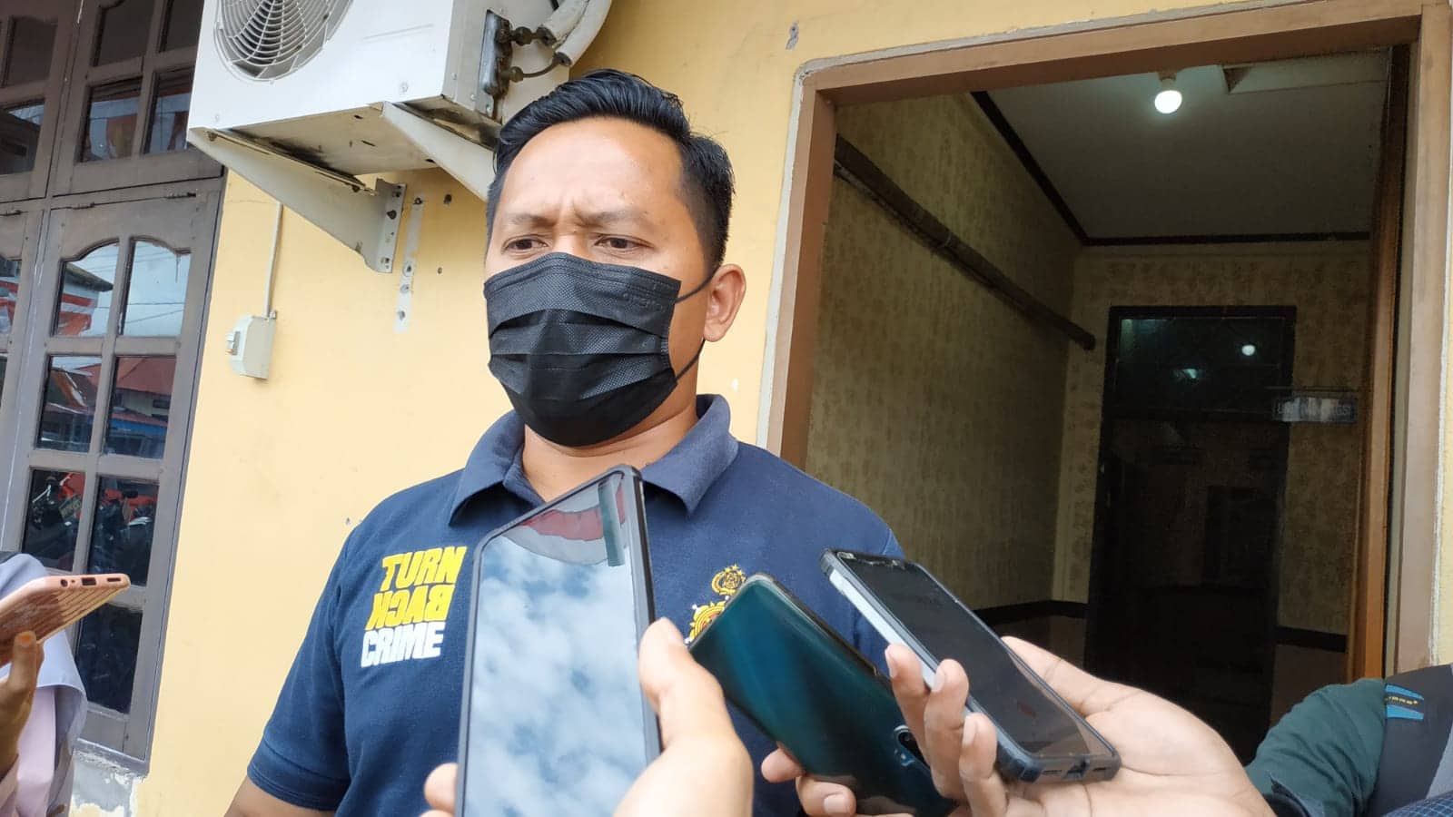 Ilustrasi berita Mimika: Warga Jita Polisikan Kepala Kampung Bawa Lari BLT Rp 390 Juta, Ternyata Ada di Bendahara, Begini Motifnya