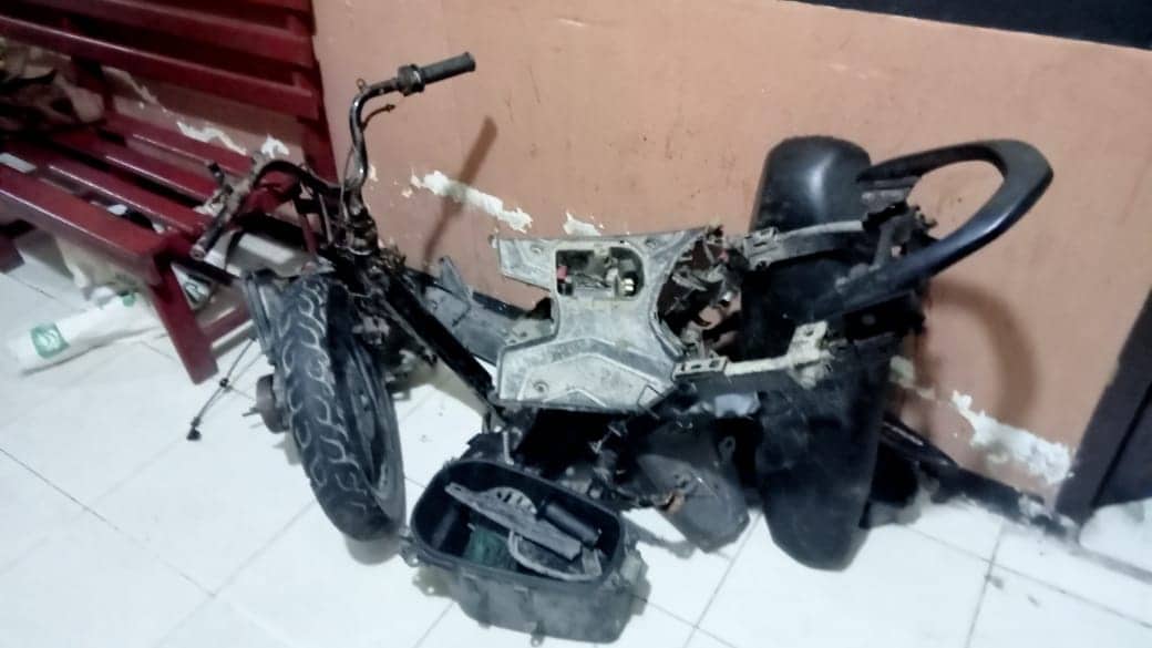 Ilustrasi berita Mimika: Hobi Mencuri dan Preteli Sepeda Motor Orang, ABG di Jalan Busiri Dicokok Polisi