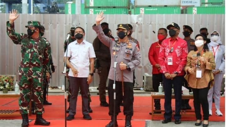 Ilustrasi berita Papua: Ditumpangi 27 Pasien Covid-19, Panglima TNI dan Kapolri Tinjau Isoter KM Tidar di Jayapura