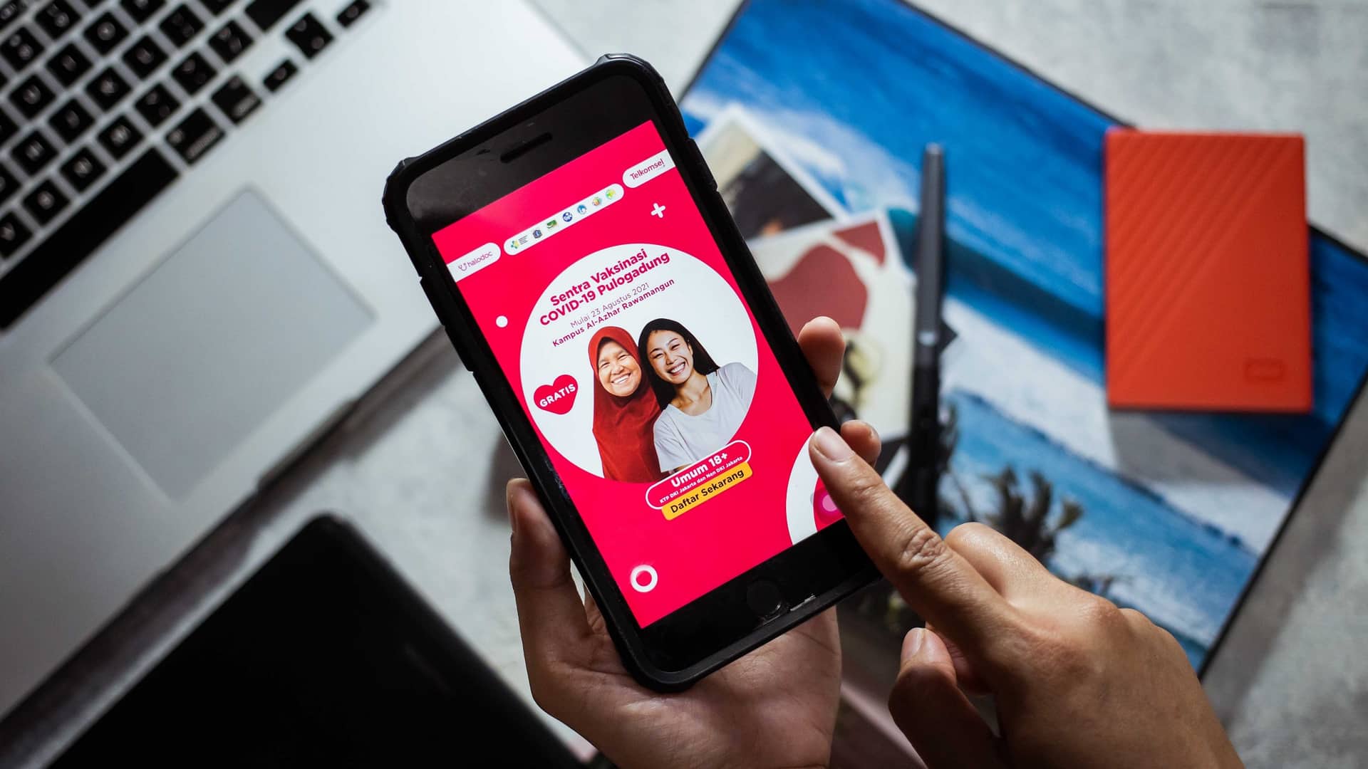 Ilustrasi berita Mimika: Kolaborasi Telkomsel bersama Halodoc Hadirkan Sentra Vaksinasi Bantu Penanganan COVID-19