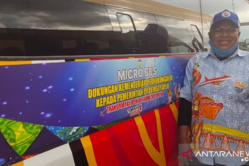 Ilustrasi berita GEBYAR PON PAPUA: Naomi Demotekay Satu-satunya Supir Perempuan Minibus PON XX