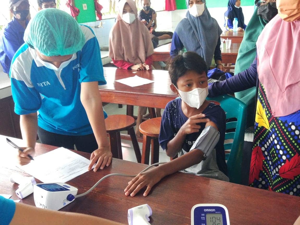 Ilustrasi berita Mimika: 6 September Sekolah di Mimika Mulai Tatap Muka, SMPN 5 Lakukan Vaksinasi, Petrus : Anak Merindukan Sekolah