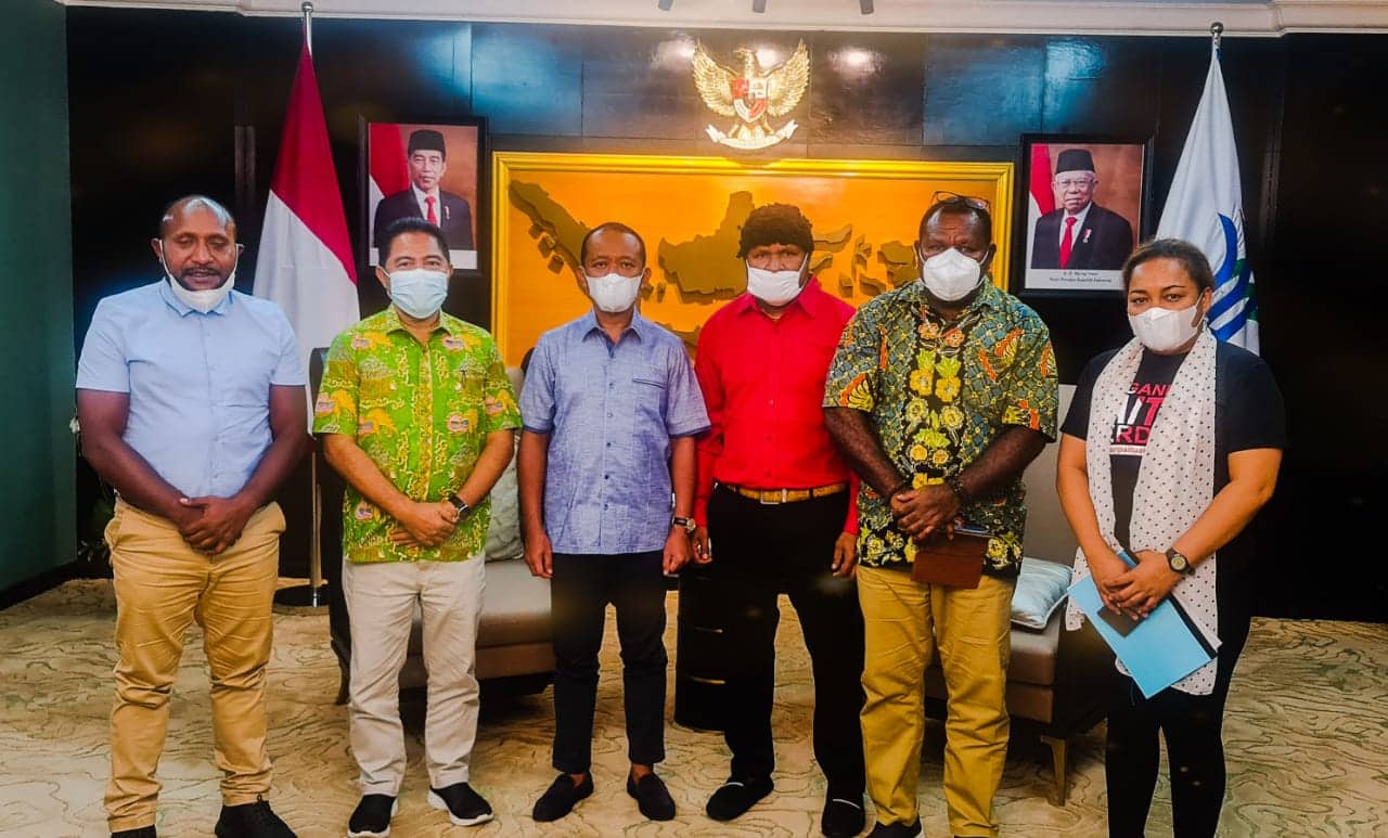 Ilustrasi berita Mimika: Ditemui Menteri Investasi, FPHS Klaim Bahlil Lahadalia Setuju 4 Persen Saham Divestasi untuk Pemilik Areal Tambang Freeport