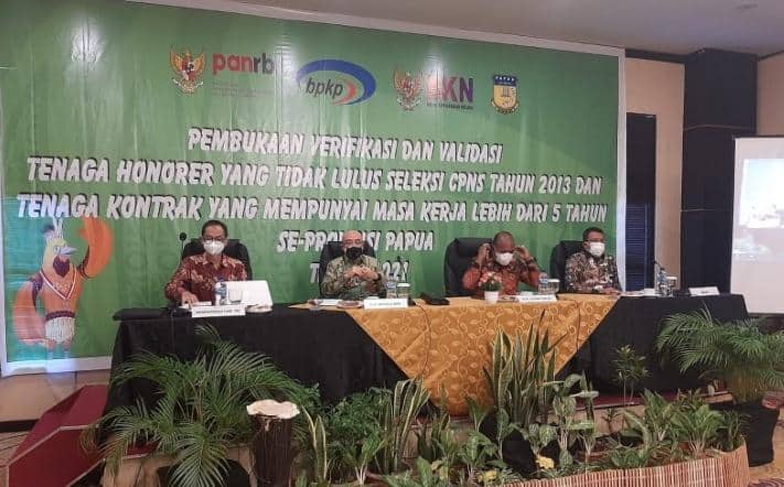 Ilustrasi berita Papua: Pengangkatan 20 Ribu Honorer Papua Sudah Disetujui Pusat, Tim BKN dan BPKP Mulai Verifikasi dan Validasi Data