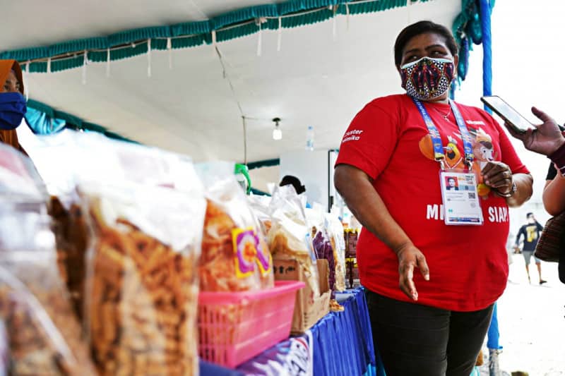 Ilustrasi berita GEBYAR PON PAPUA: Sambut PON, UMKM Mimika Melakukan Inovasi Makanan Berbahan Sagu