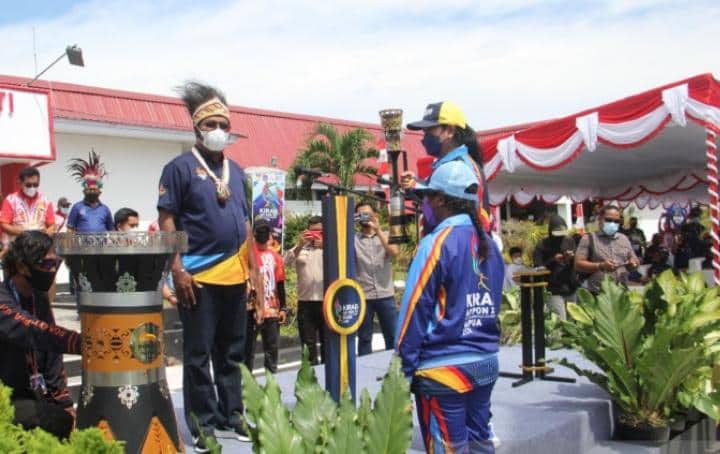 Ilustrasi berita GEBYAR PON PAPUA: Disambut Meriah di Biak, Hari Ini Kirab Api PON Tiba di Timika, Bakal Diarak ke Venue-venue