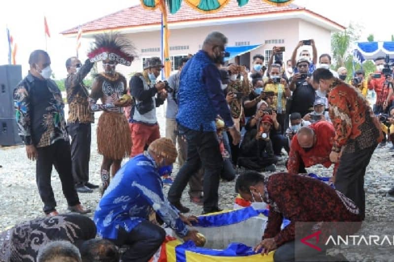 Ilustrasi berita Mimika: Bupati Mamteng Bantu Pembangunan Vihara Timika Papua Rp100 Juta