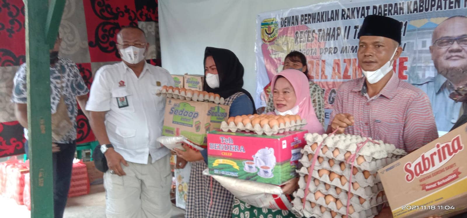 Ilustrasi berita Mimika: Tanggapi Keluhan Warga Belakang Serayu, Anggota DPRD Mimika "Rogoh" Kantong Pribadi