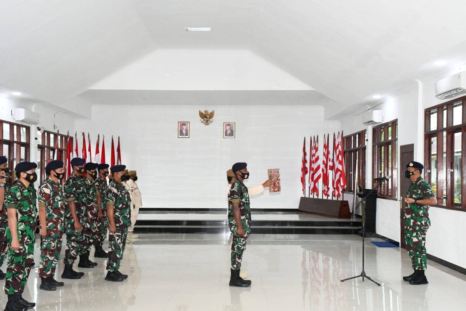 Ilustrasi berita Mimika: Pimpin Apel Khusus, Danlanal Timika Ingatkan Prajurit Tantangan Tugas yang Semakin Berat