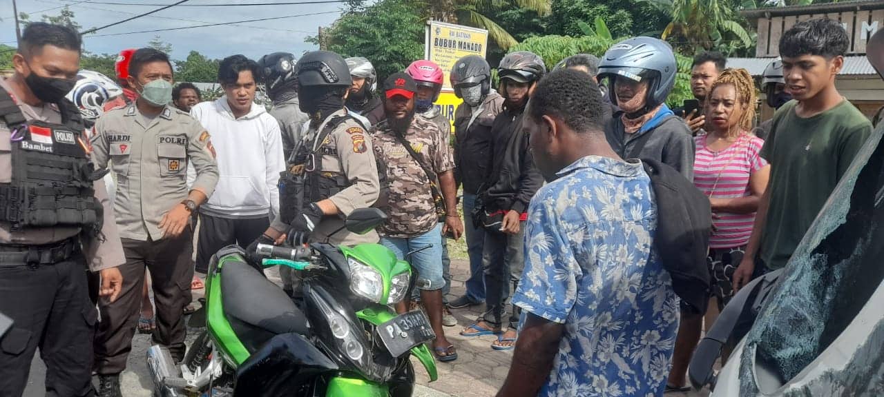 Ilustrasi berita Mimika: Hantam "Bokong" Suzuki Sigra di Jalan Cenderawasih, Leher Robek, Masuk Rumah Sakit, Keluar Masuk Sel