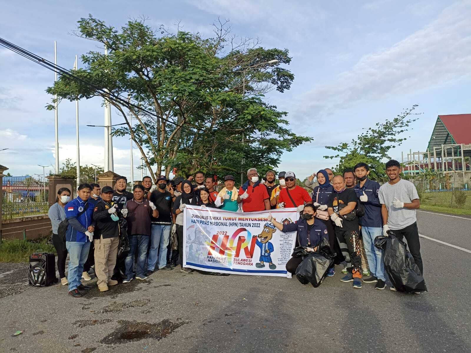 Ilustrasi berita Mimika: Peringati Hari Pers Nasional, Jurnalis Timika Bersama Wabup Gelar Jalan Sehat Sambil Bersih Kota