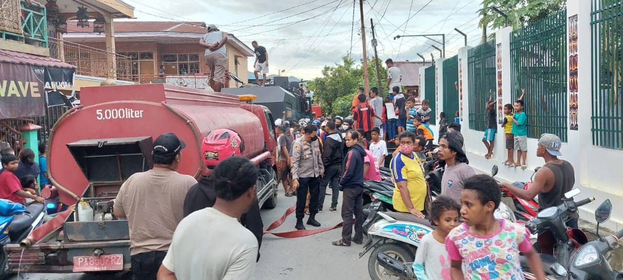 Ilustrasi berita Nasional: Ledakan Besar dari Kamar, 10 Rumah Kos dan Satu Rumah Pribadi Terbakar di Abepura