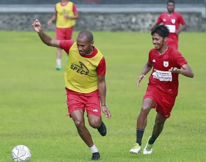 Ilustrasi berita Olahraga: Lanjutan Liga 1, Badai Covid-19 Hantam Persipura Jayapura, Madura United Tetap Waspada