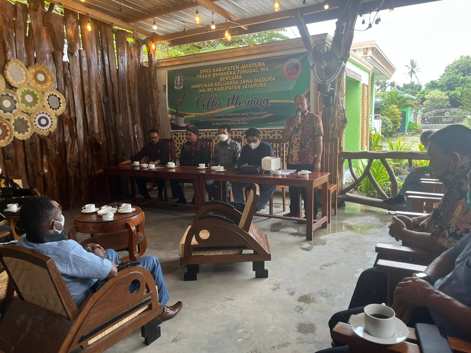Ilustrasi berita Papua: Jaring Aspirasi Masyarakat, Fraksi Bhineka Tunggal Ika DPRD Kabupaten Jayapura Gelar Coffee Morning