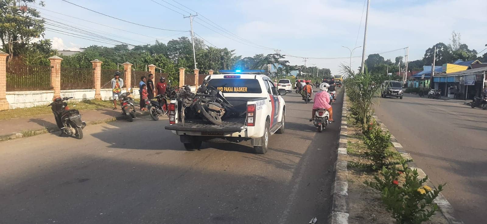 Ilustrasi berita Mimika: Ini Identitas Korban Kecelakaan Didepan PT Mpaigelah, Ternyata Sepeda Motor Senggol Pantat Mobil Ford Dobel Kabin