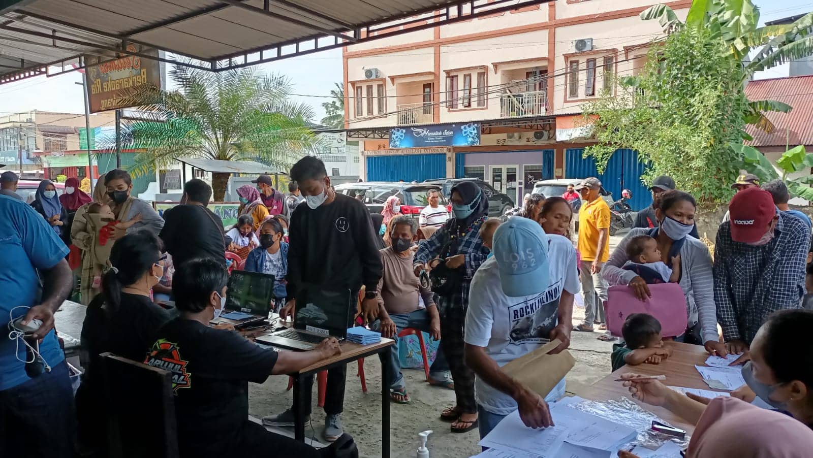 Ilustrasi berita Mimika: Ganti Status, Banyak Warga Otomona Masih Gunakan KTP Koperapoka, Disdukcapil Mimika "Beri" Jempol