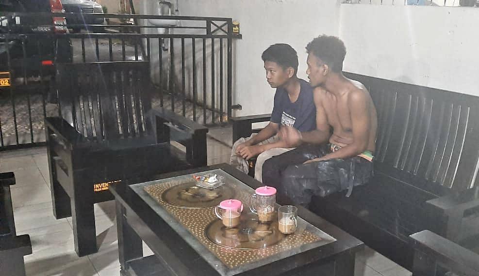 Ilustrasi berita Mimika: Dicari Polisi, Oknum Siswa SMP di Timika Sembunyi di Atap Rumah, Gara-gara Ibu Tidak Penuhi Keinginannya