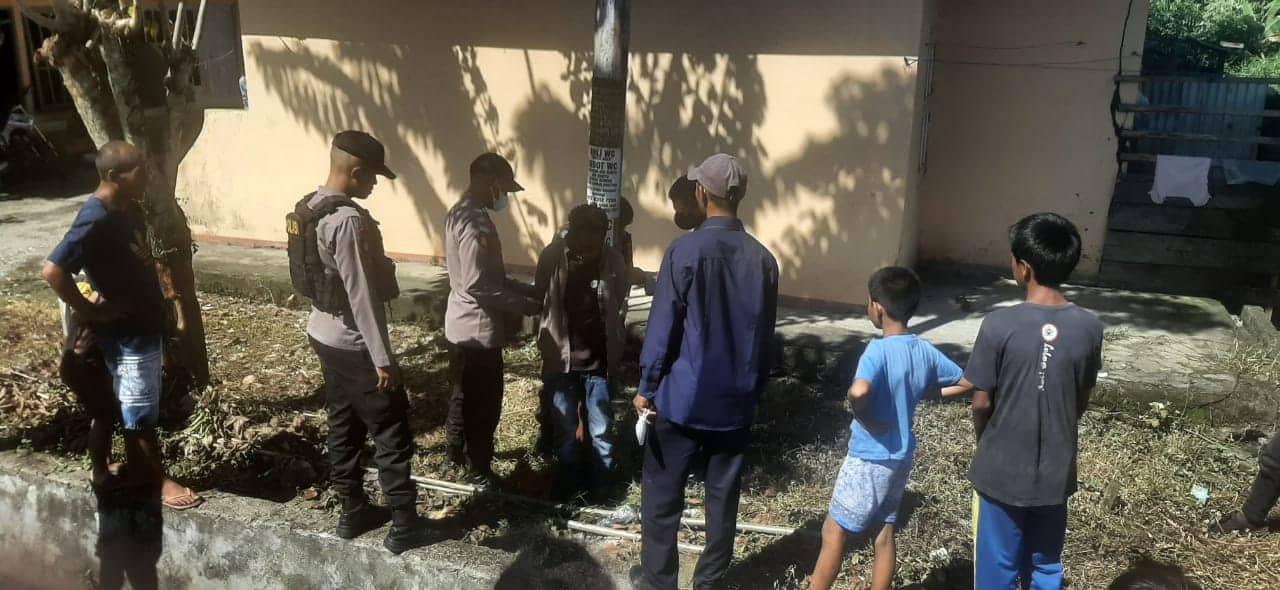 Ilustrasi berita Mimika: Tertangkap Tangan Mencuri di Rumah Warga SP 4 Timika, Seorang Pemuda Diikat di Tiang Listrik