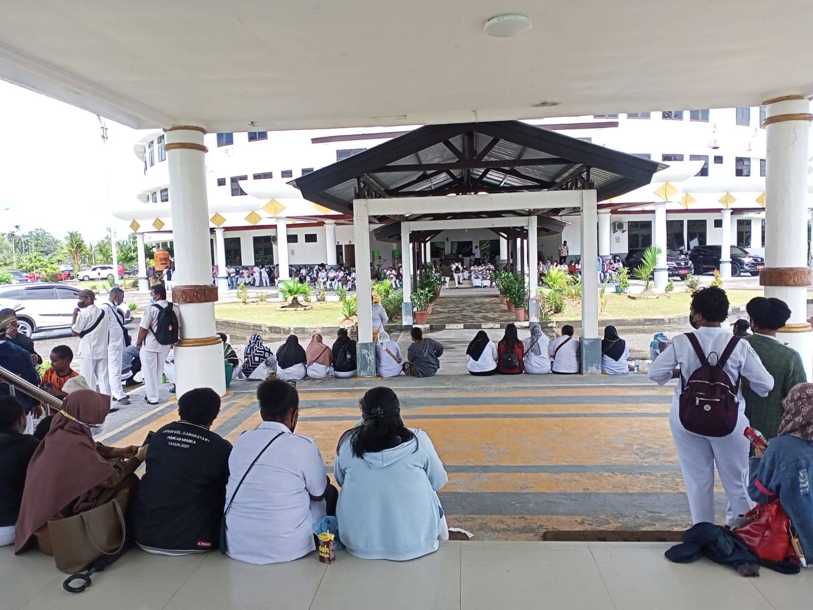 Ilustrasi berita Mimika: Tanggapi Aksi Demo Para Tenaga Kesehatan, Kadinkes Mimika: Pagi Ini Kita Perbaharui SPM untuk Pembayaran