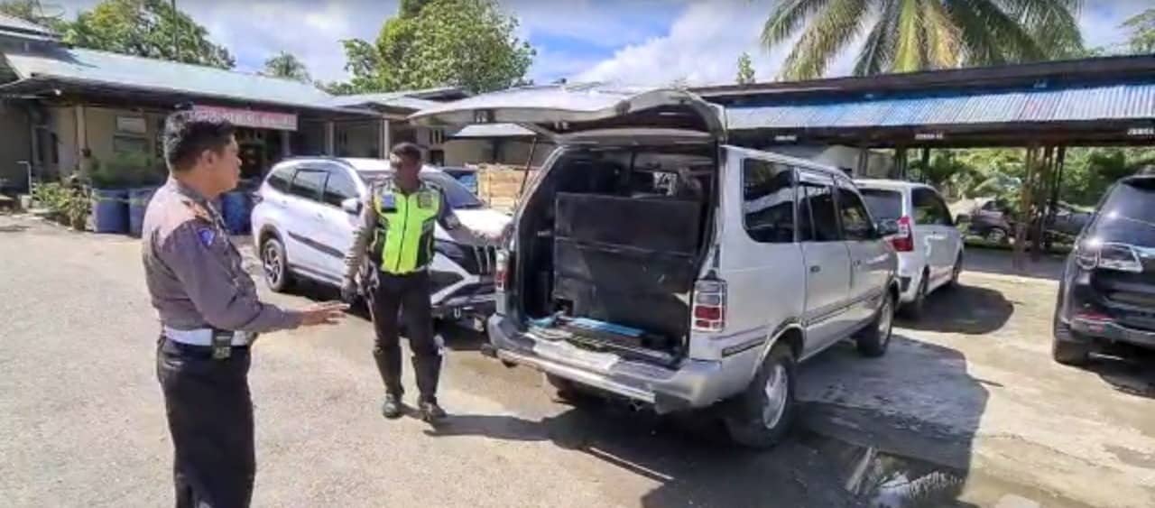 Ilustrasi berita Papua: Modifikasi Tangki, 4 Mobil Penimbun BBM Diamankan Polisi, Pemilik Kendaraan Melarikan Diri