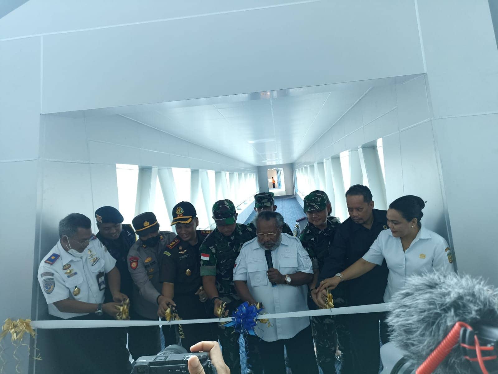 Ilustrasi berita Mimika: Garbarata dan Terminal Lantai Dua Bandara Mozes Kilangin Timika Resmi Dioperasikan