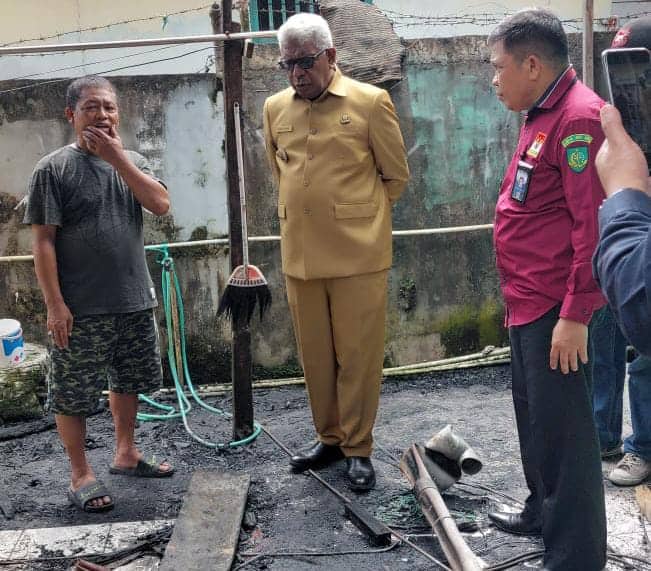 Ilustrasi berita Mimika: Kebakaran di Jalan Kartini Telan 2 Korban Jiwa, Wabup JR Koordinasi Dinas Sosial Salurkan Bantuan