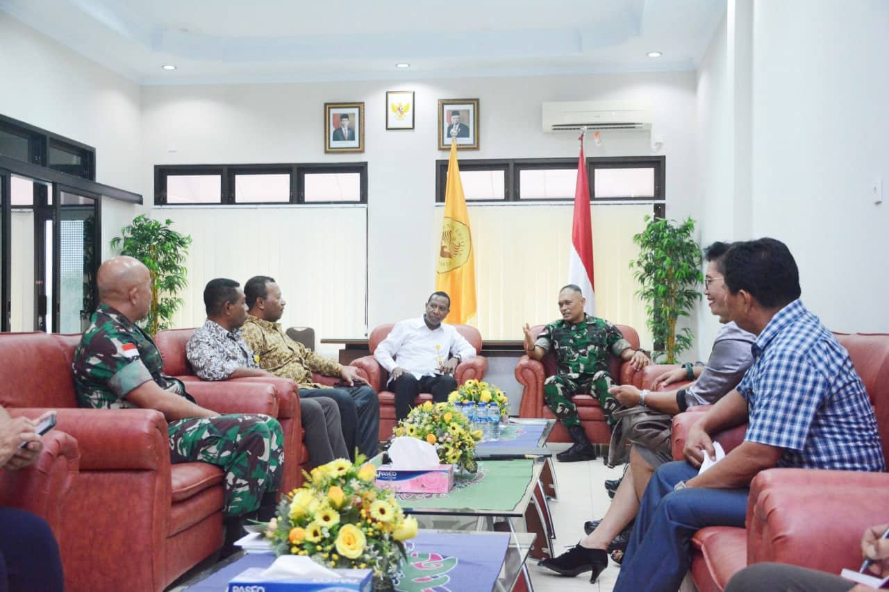 Ilustrasi berita Papua: Berharap TNI Berkolaborasi Dengan Mahasiswa, Brigjen JO Sembiring Kunjungi Rektor Uncen Jayapura