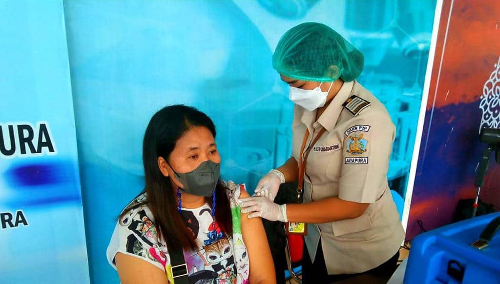 Ilustrasi berita Papua: Per 17 Juli, Bandara Sentani Wajibkan Tes Antigen dan PCR Bagi Calon Penumpang yang Belum Vaksin Booster