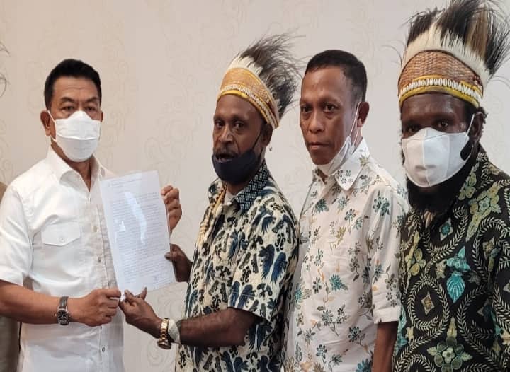 Ilustrasi berita Papua: Tiga Tahun Perjuangkan Status Hutan Adat, Perwakilan Suku Amungme Diterima Kepala Staf Kepresidenan Moeldoko