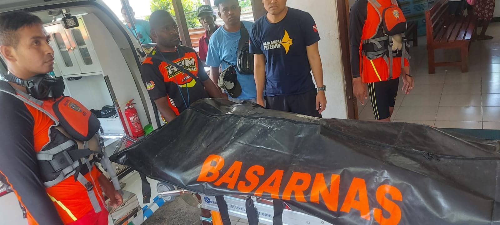 Ilustrasi berita Papua: Dicky Armof, Dokter Muda Uncen yang Tenggelam di Pantai Harlem Ditemukan Meninggal Dunia