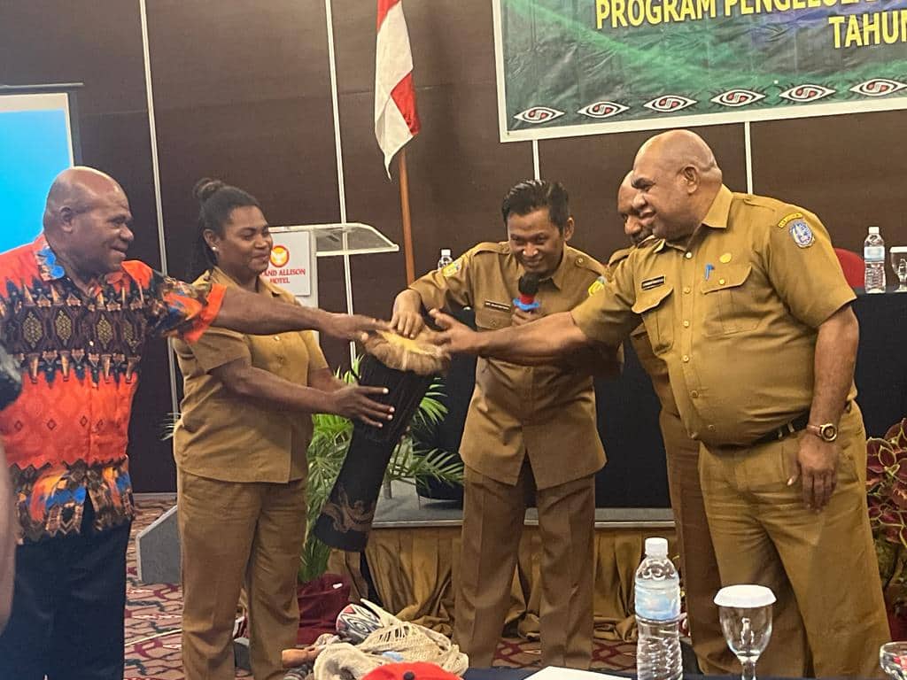 Ilustrasi berita Papua: Tingkatkan Pengelolaan Tempat Wisata, Disbupar Jayapura Gelar Pelatihan Kebersihan, Sanitasi dan Pengelolaan Sampah