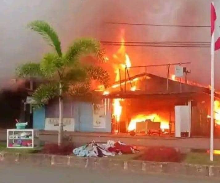 Ilustrasi berita Papua: Kebakaran Besar Terjadi di Jalan Brawijaya, 7 Mobil dan 10 Motor Hangus Terbakar