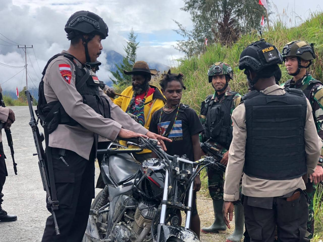 Ilustrasi berita Papua: Batasi Pergerakan KKB, Polres Nduga Dan Satgas Gakkum Gelar Razia Kendaraan Roda Dua dan Roda Empat