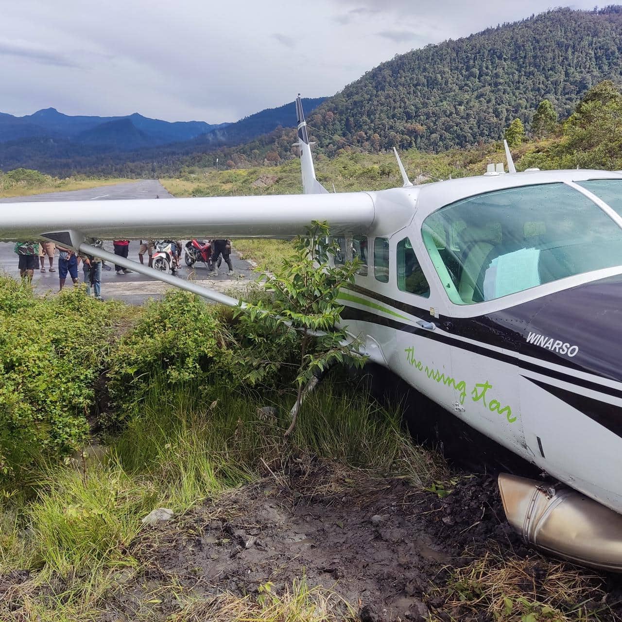 Ilustrasi berita Mimika: Terbang dari Timika, Pesawat Smart Aviation Alami Kecelakaan di Bandara Sinak, Begini Kondisi Penumpang