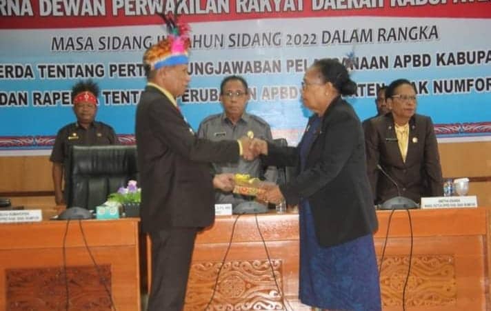 Ilustrasi berita Papua: Ketua DPRD Biak Numfor Buka Sidang LKPJ dan APBD-P Tahun 2022, Wabup Minta OPD Perhatikan Realisasi Program