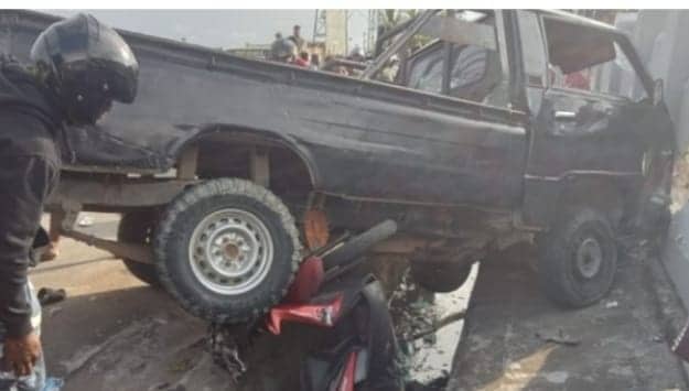 Ilustrasi berita Papua: Sebabkan Satu Orang Tewas dan Dua Korban Kritis, Mobil Pick Up L-300 Dibakar Massa